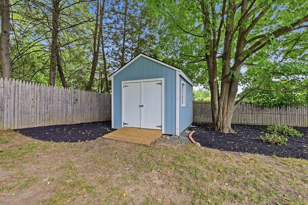 74 Framingham Road Marlborough, MA 01752 - Photo 37 of 41