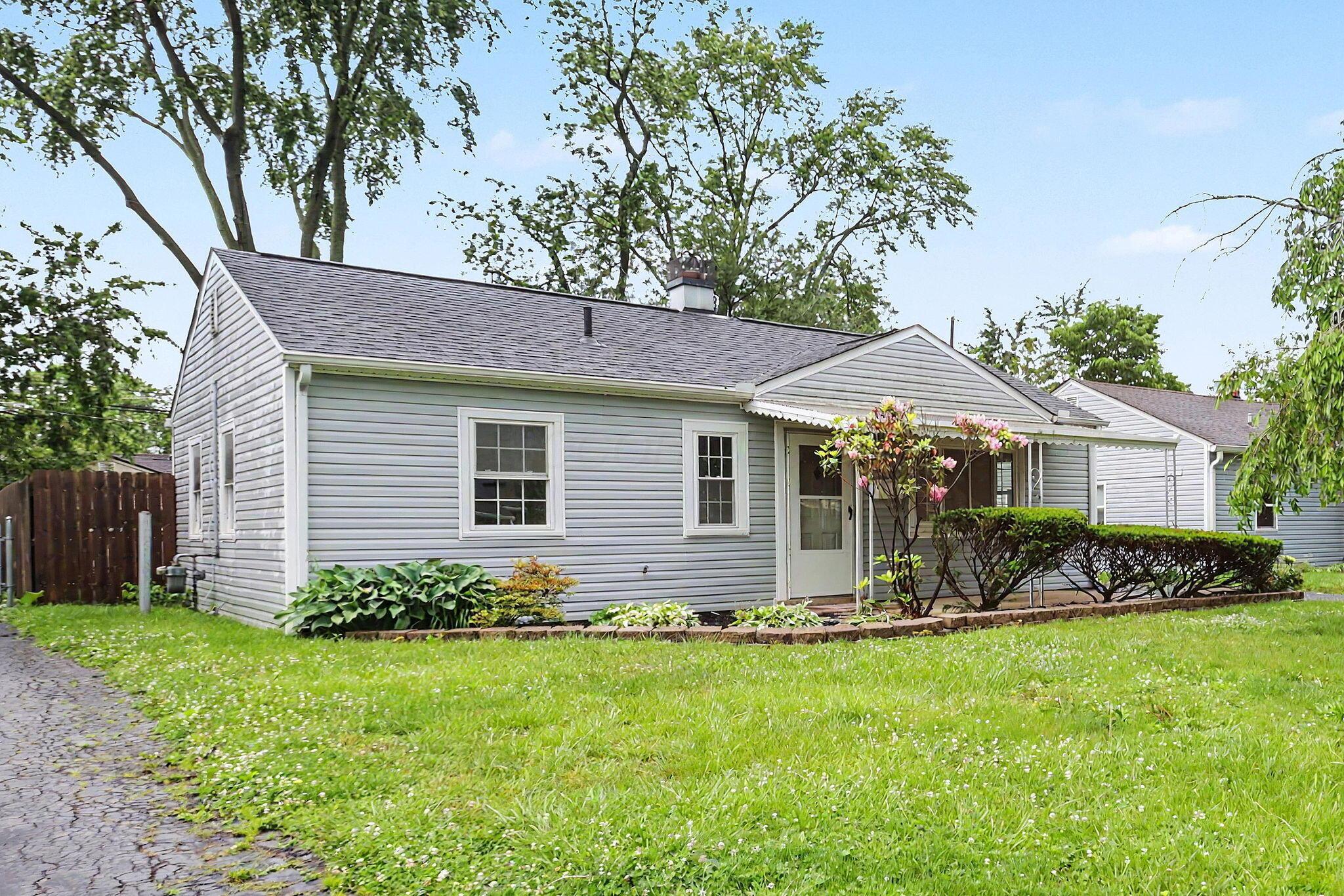 4517 St Rita Lane Columbus, OH 43213 - Photo 1 of 26