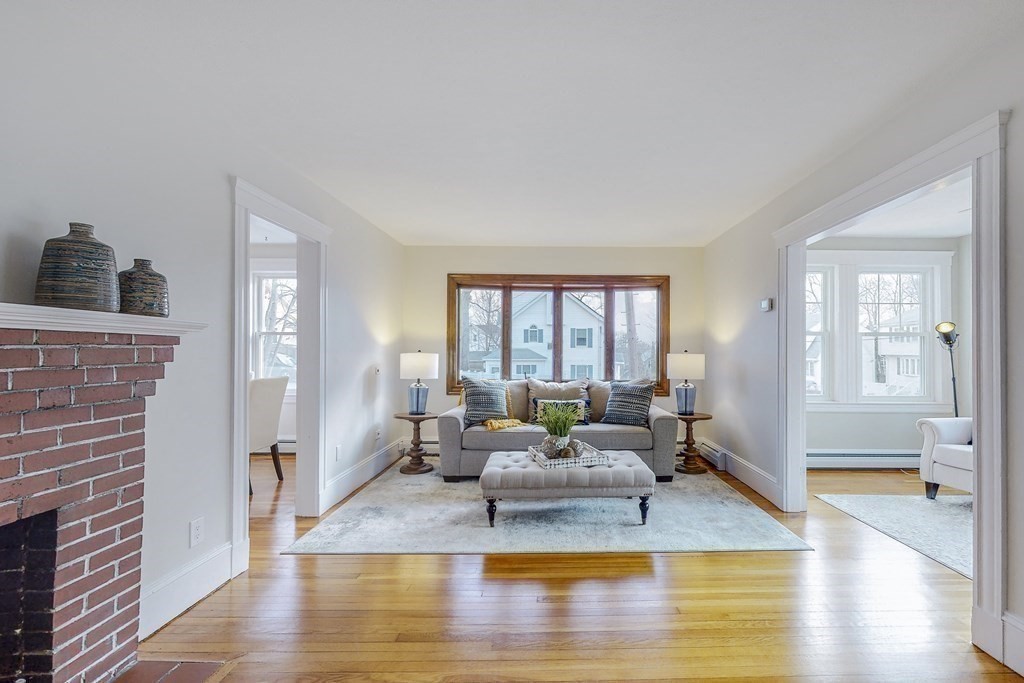 133 Ashcroft Road Medford, MA 02155 - Photo 4 of 33