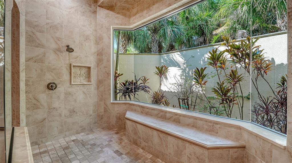 3218 Signet Court Sarasota, FL 34240 - Photo 42 of 82 a view of a bathtub in a balcony