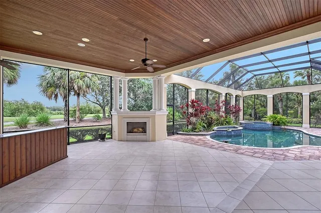 $3,250,000 | 3218 Signet Court, Sarasota, FL 34240