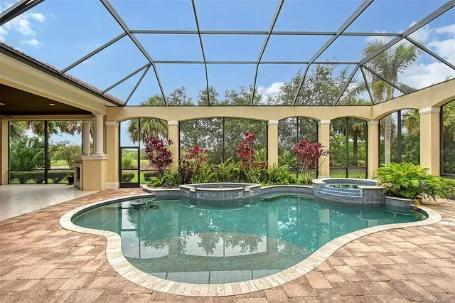 $3,250,000 | 3218 Signet Court, Sarasota, FL 34240