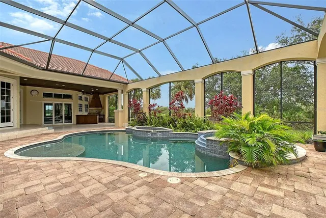 $3,250,000 | 3218 Signet Court, Sarasota, FL 34240