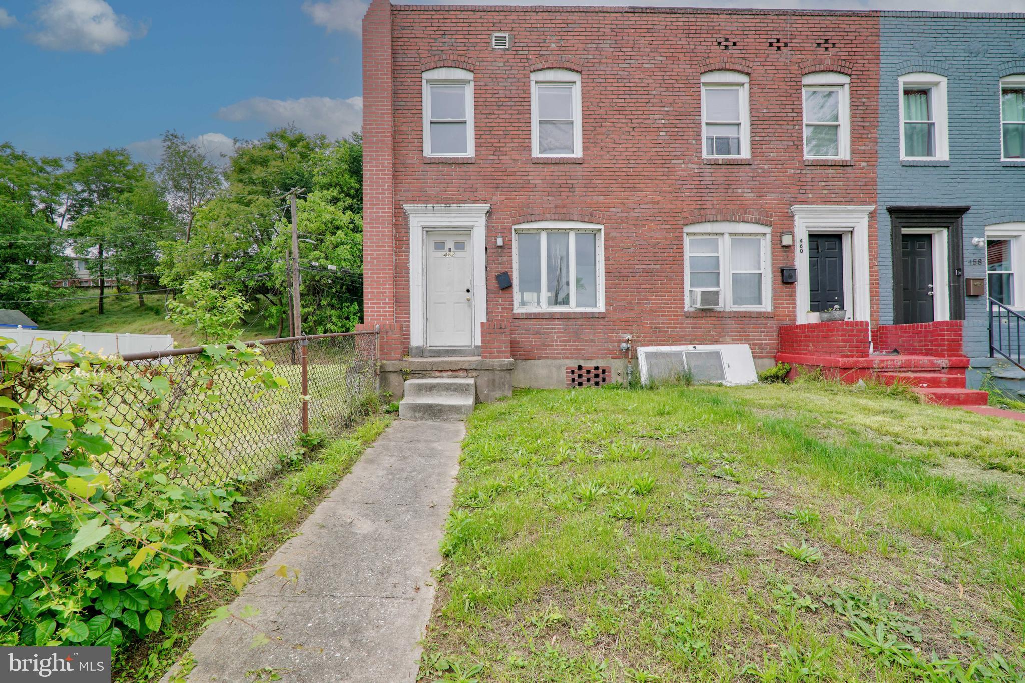 462 Roundview Road Baltimore, MD 21225 - Photo 1 of 14 Front