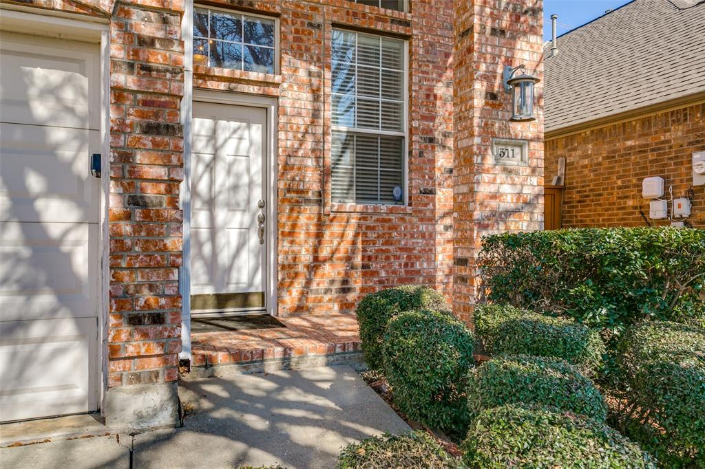 511 Poplar Lane Irving, TX 75063 - Photo 3 of 30