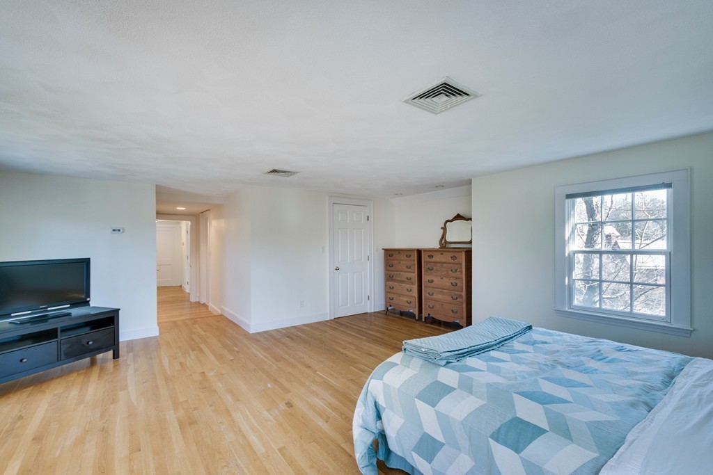 80 Alderwood Road Newton, MA 02459 - Photo 17 of 28 Gallery Image 17