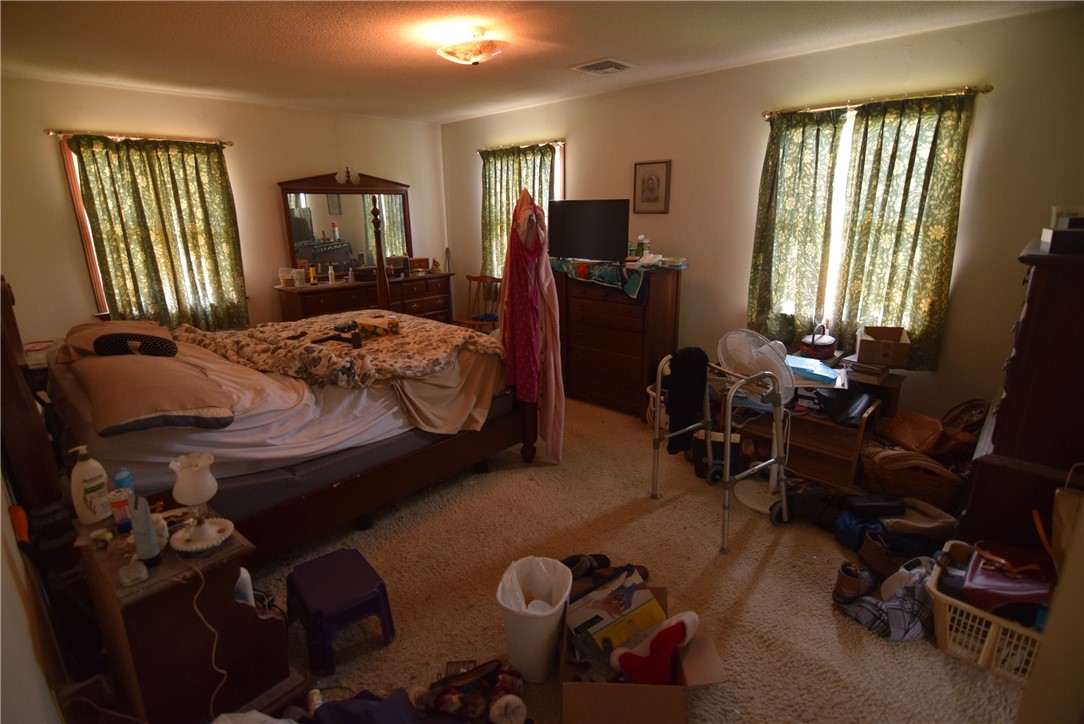 8 Pequot Avenue Westerly, RI 02891 - Photo 12 of 33 Large primary suite with walkin closet and bathroom