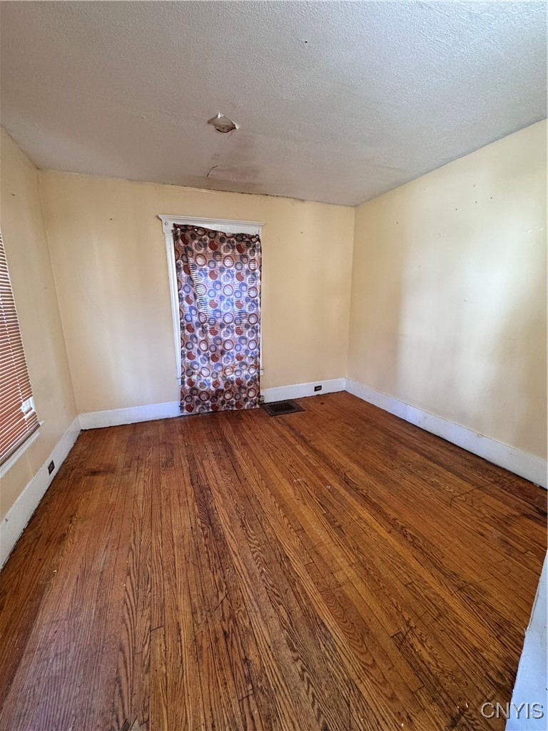 322 Hatch Street Syracuse, NY 13205 - Photo 3 of 16