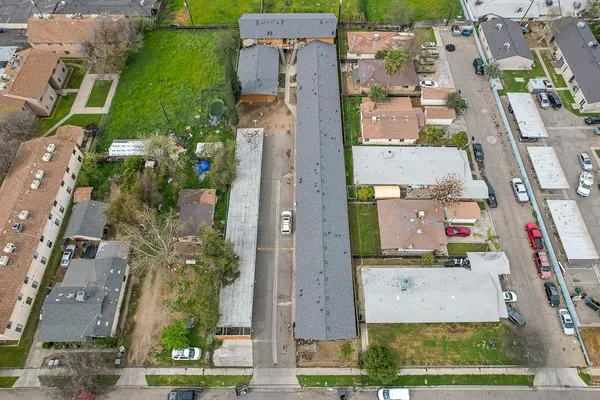 $2,288,888 | 1275 North 8th Street, Fresno, CA 93703