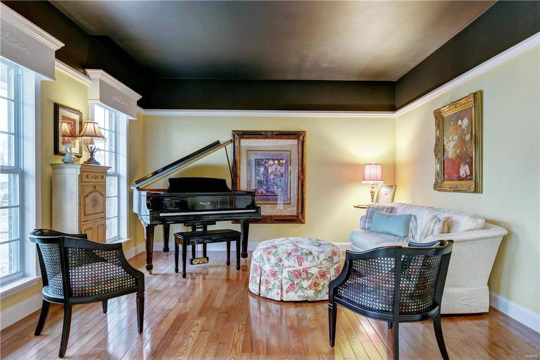 1010 Kiefer Ridge Drive Ballwin, MO 63021 - Photo 4 of 62 Gallery Image 4