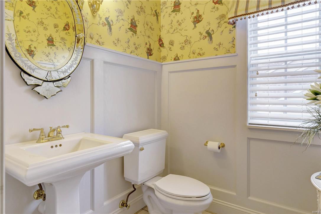 1010 Kiefer Ridge Drive Ballwin, MO 63021 - Photo 8 of 62 Gallery Image 8