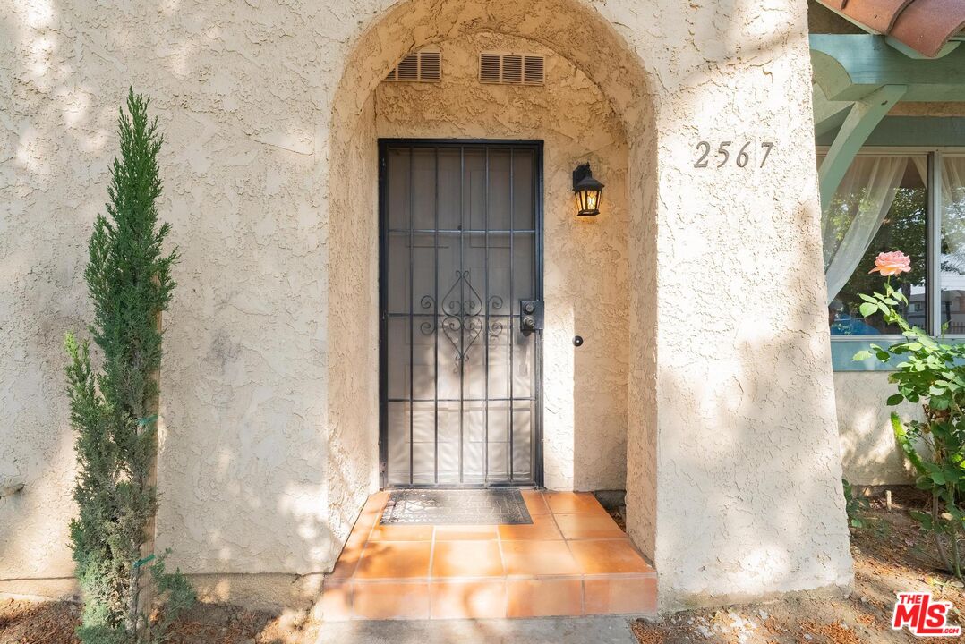 2567 Grambling Lane Riverside, CA 92507 - Photo 6 of 38 a view of wooden door