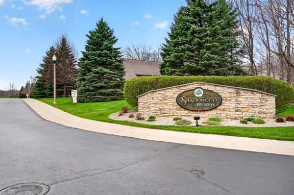 $347,900 | 1015 Shadowood Creek, Unit 3, West Bend, WI 53095