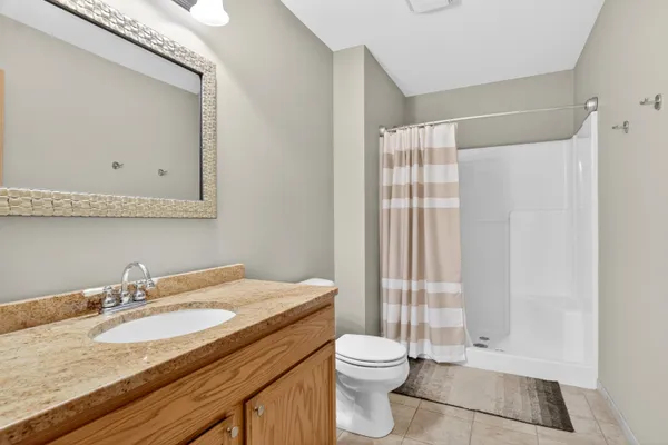 $347,900 | 1015 Shadowood Creek, Unit 3, West Bend, WI 53095