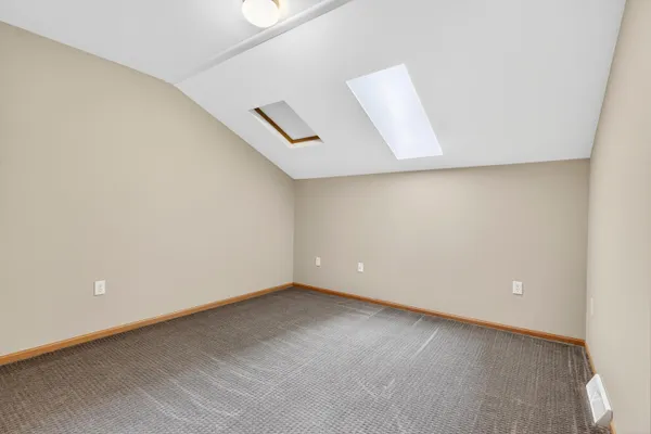 $347,900 | 1015 Shadowood Creek, Unit 3, West Bend, WI 53095
