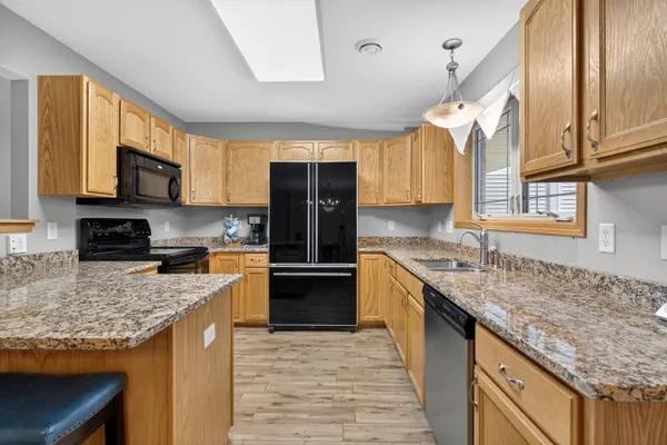 $347,900 | 1015 Shadowood Creek, Unit 3, West Bend, WI 53095