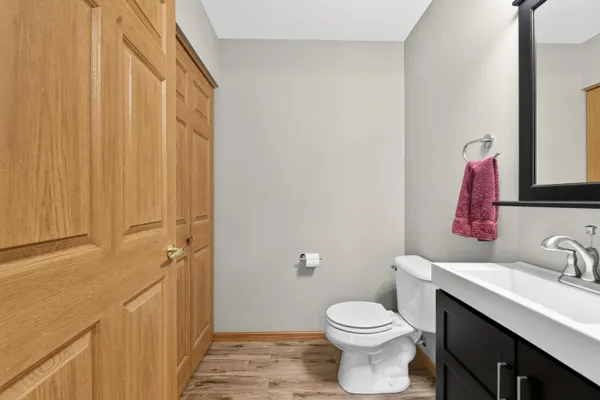 $347,900 | 1015 Shadowood Creek, Unit 3, West Bend, WI 53095