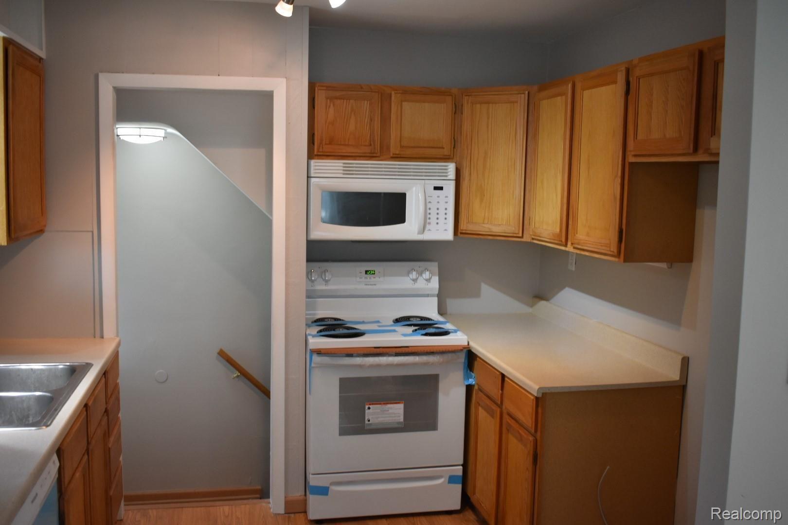 6505 Pelham Road Allen Park, MI 48101 - Photo 15 of 31 DSC_0161.JPG