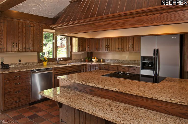 7935 Valley View Road Hudson, OH 44236 - Photo 4 of 24