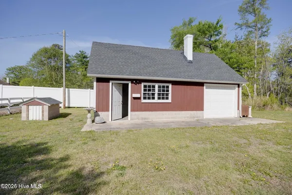 $124,999 | 322 1/2 1/2 River, Washington, NC 27889