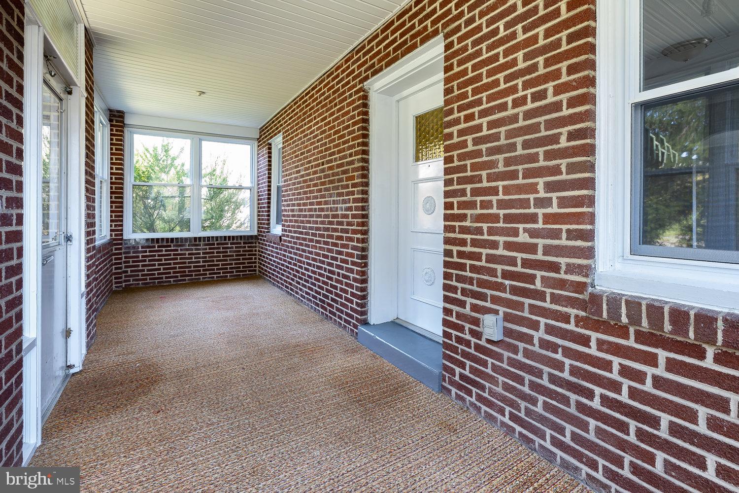 310 Brookhaven Road Wallingford, PA 19086 - Photo 2 of 19 Enclosed Front Porch