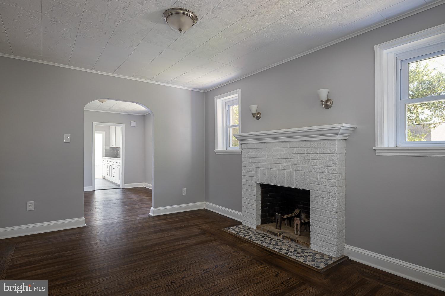 310 Brookhaven Road Wallingford, PA 19086 - Photo 3 of 19 Family Room
