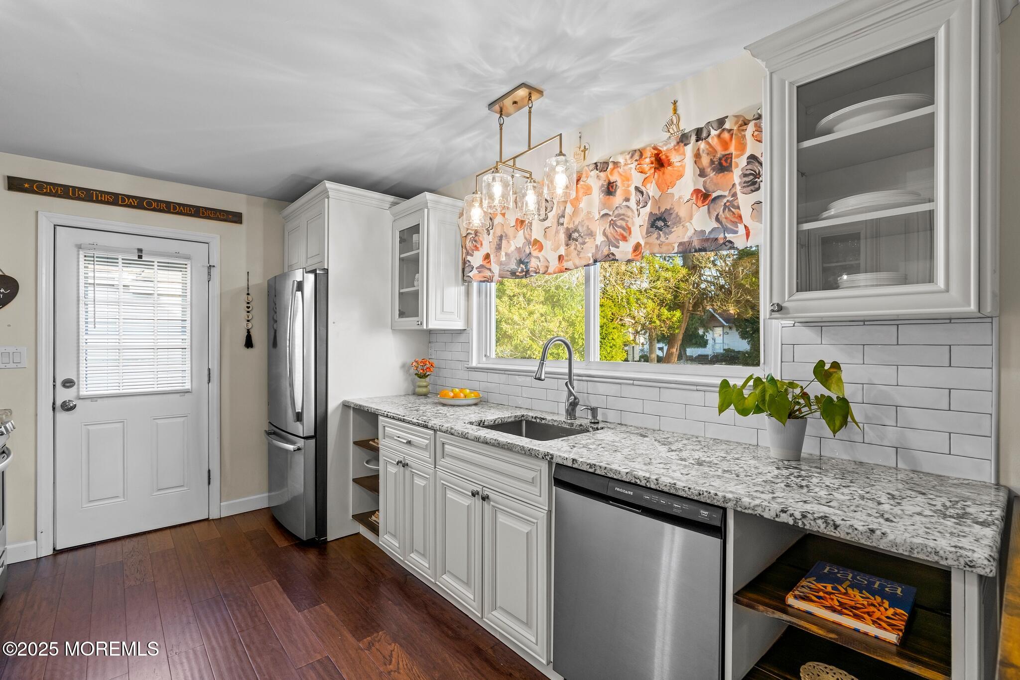 3 Rosemary Drive Hazlet, NJ 07730 - Photo 11 of 38 3 Rosemary Drive-14