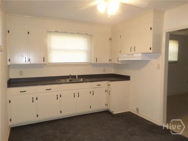 $1,600 | 4209 Crane Street, Savannah, GA 31405