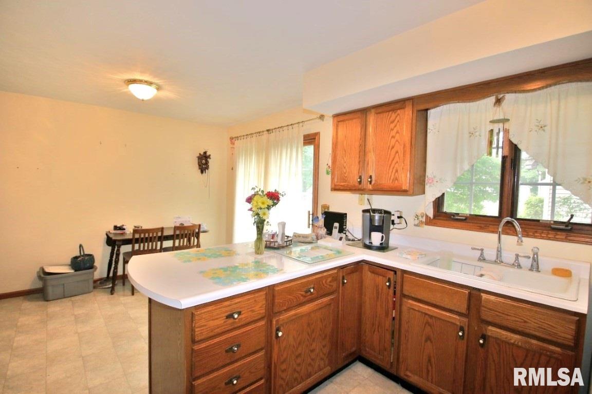 505 Pontiac Road Marquette Heights, IL 61554 - Photo 8 of 37 Gallery Image 8