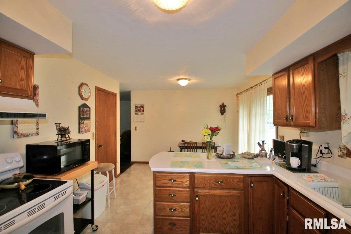 505 Pontiac Road Marquette Heights, IL 61554 - Photo 10 of 37 Gallery Image 10