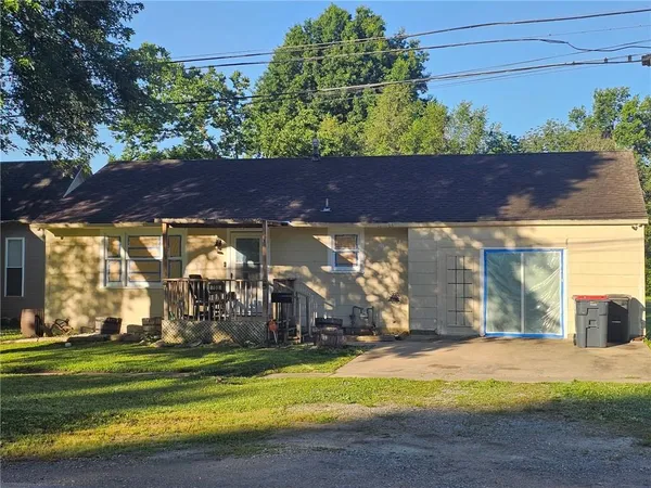 $135,500 | 703 West Benton Street, Windsor, MO 65360