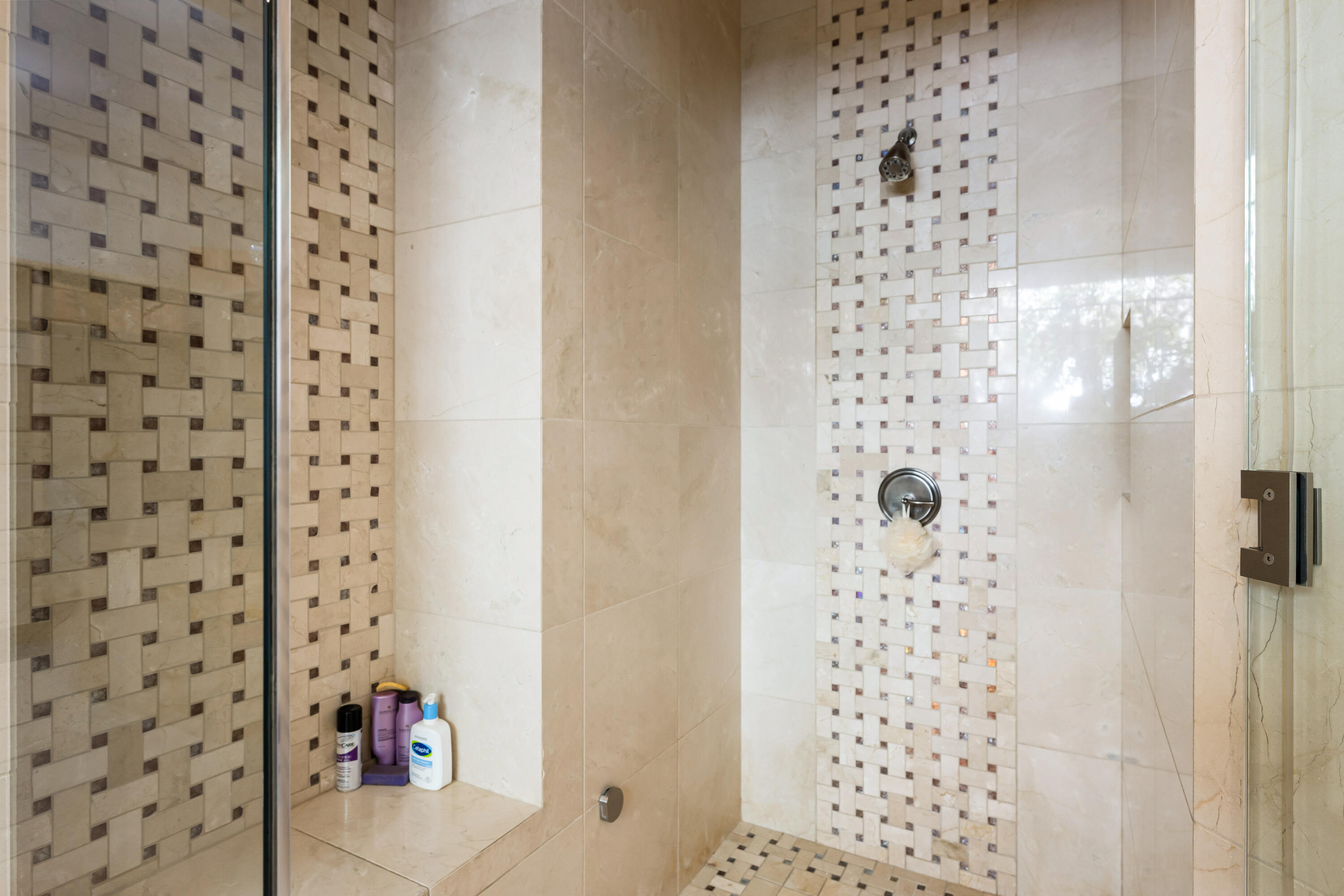 52711 Via Dona La Quinta, CA 92253 - Photo 32 of 61 a bathroom with a shower curtain