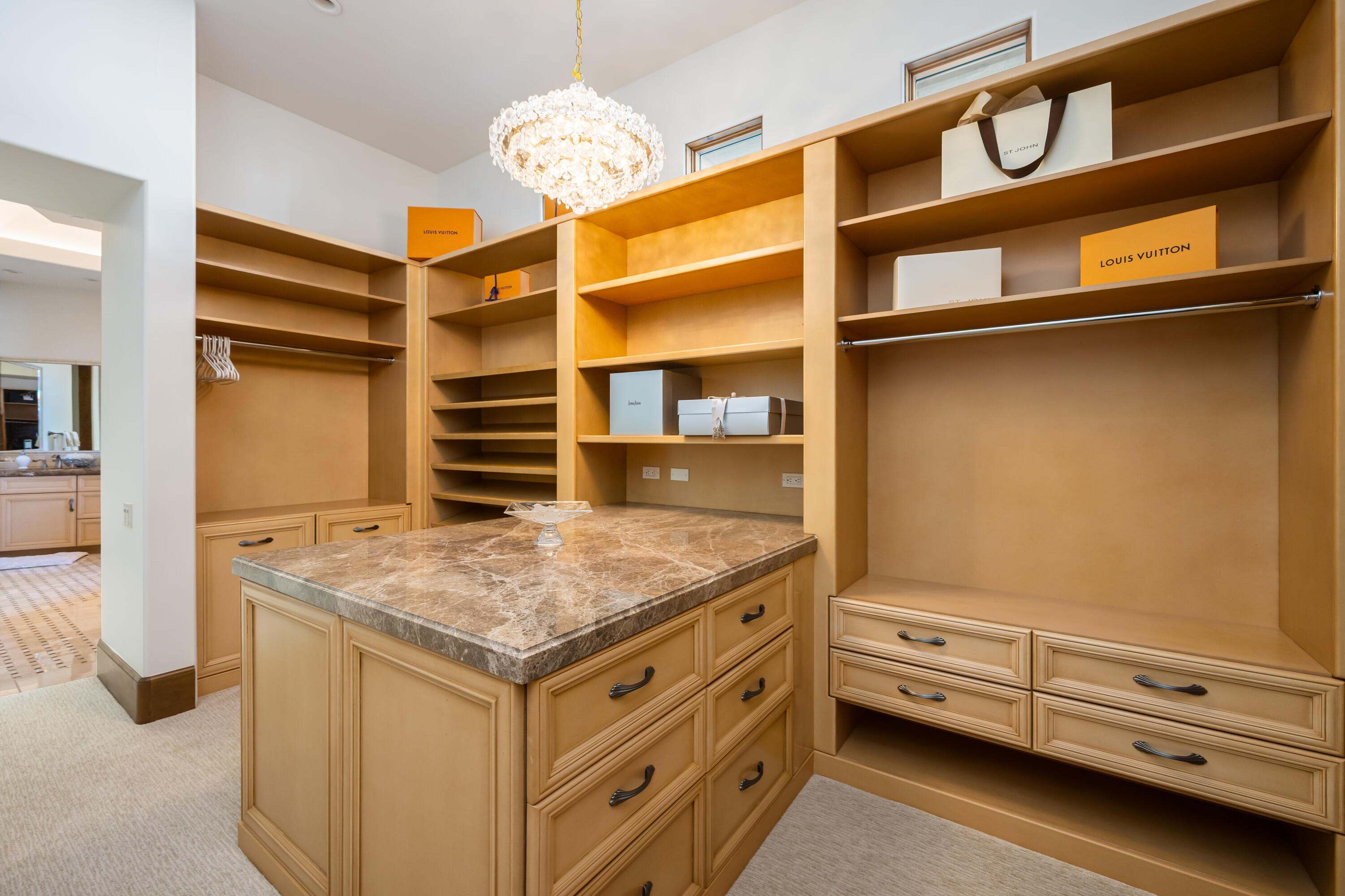 52711 Via Dona La Quinta, CA 92253 - Photo 33 of 61 a kitchen that has a stove and a table in it