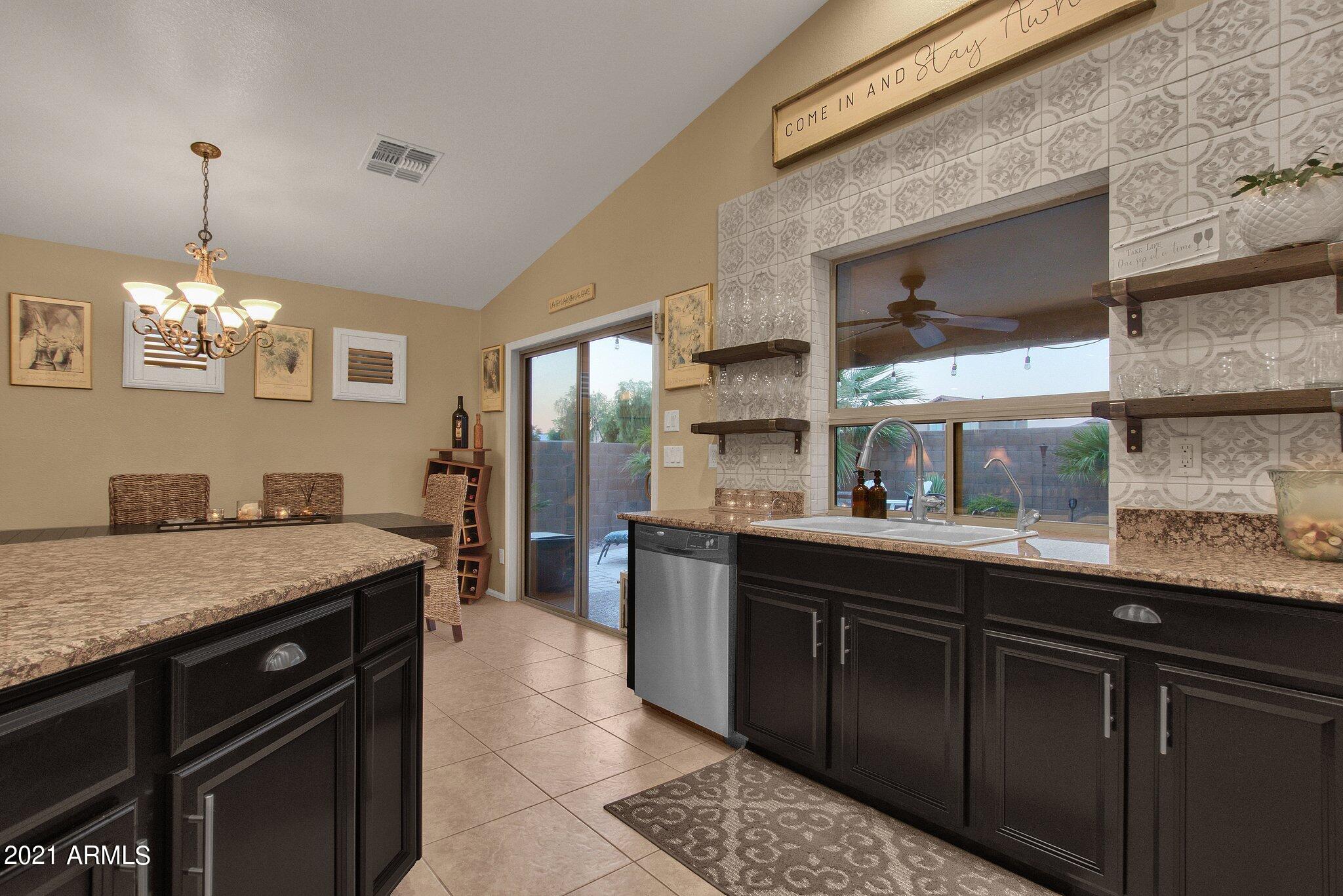 42726 West Venture Road Maricopa, AZ 85138 - Photo 16 of 45 Kitchen