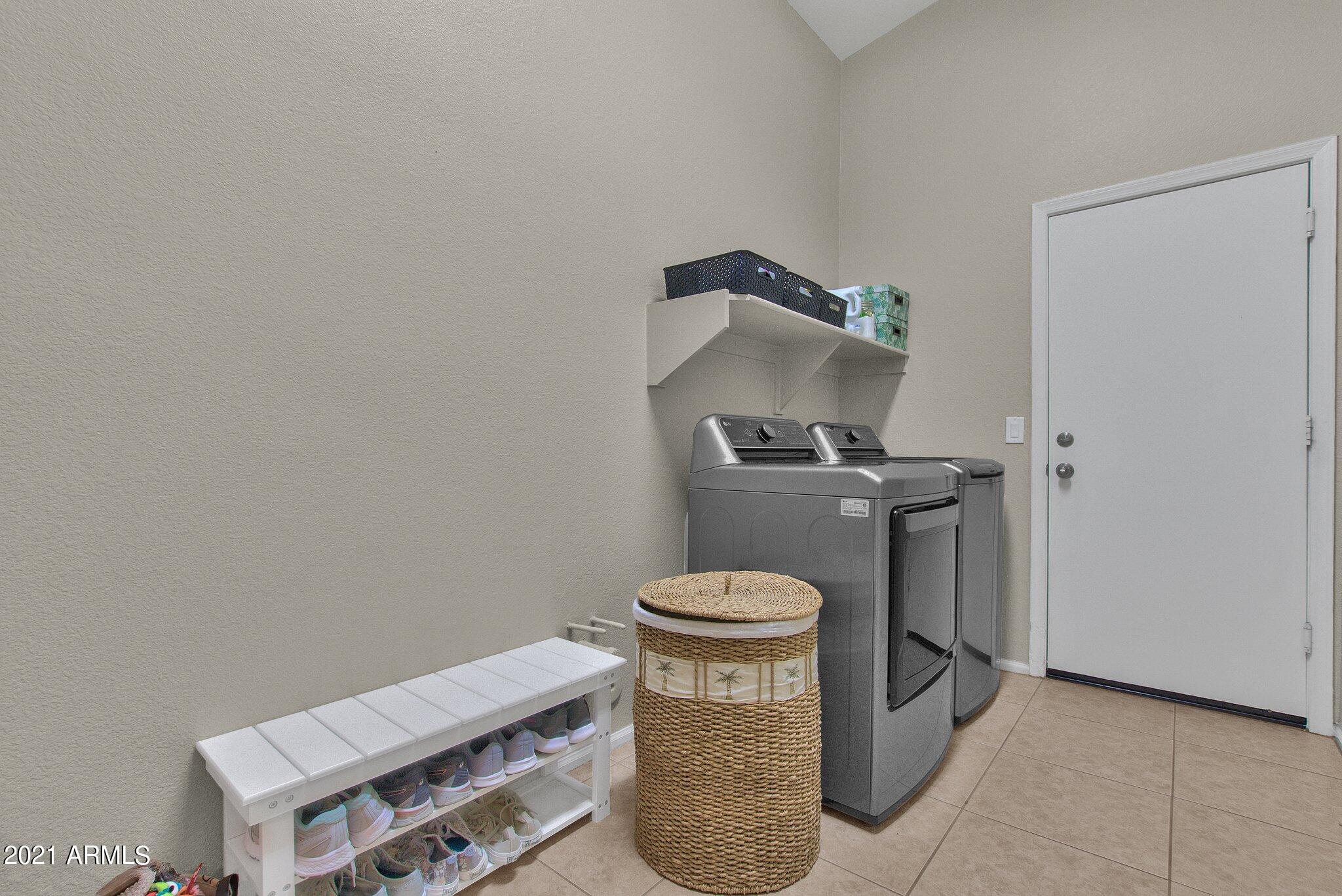 42726 West Venture Road Maricopa, AZ 85138 - Photo 31 of 45 Laundry Room