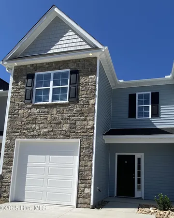 $1,950 | 1404 B Hartley Lane, Greenville, NC 27834