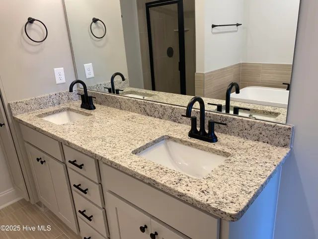 $2,000 | 1404 B Hartley Lane, Greenville, NC 27834