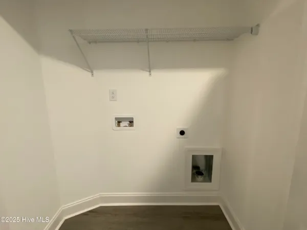 $1,950 | 1404 B Hartley Lane, Greenville, NC 27834