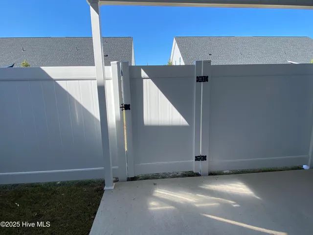 $2,000 | 1404 B Hartley Lane, Greenville, NC 27834