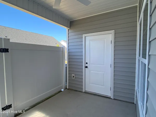 $1,950 | 1404 B Hartley Lane, Greenville, NC 27834