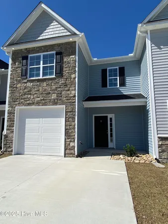 $1,950 | 1404 B Hartley Lane, Greenville, NC 27834