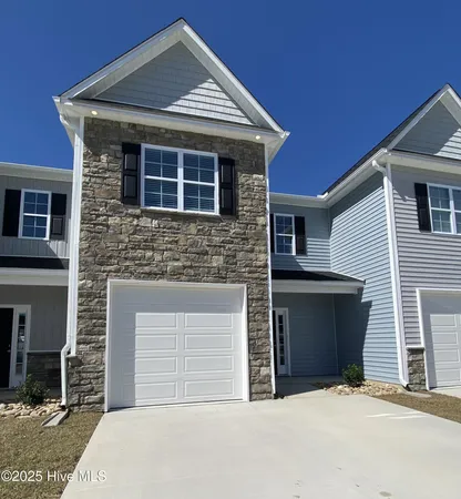 $1,950 | 1404 B Hartley Lane, Greenville, NC 27834