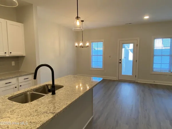 $1,950 | 1404 B Hartley Lane, Greenville, NC 27834