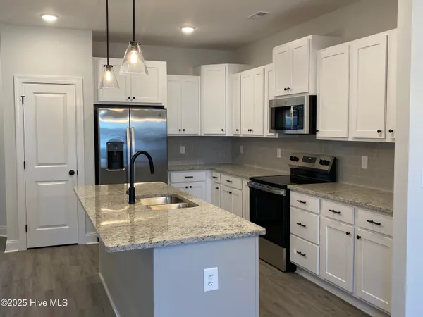 $1,950 | 1404 B Hartley Lane, Greenville, NC 27834