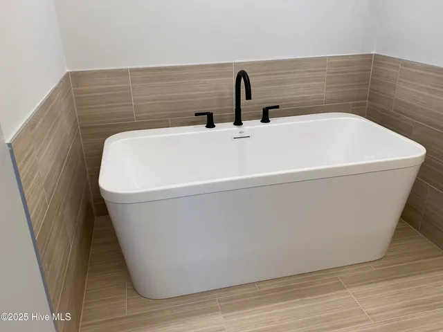 $2,000 | 1404 B Hartley Lane, Greenville, NC 27834