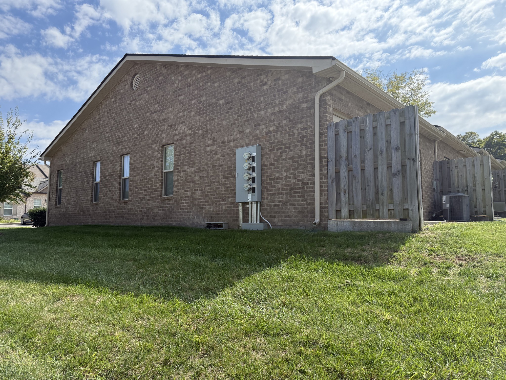 400 Buchanan Court Columbia, TN 38401 - Photo 20 of 21 a backyard of a house