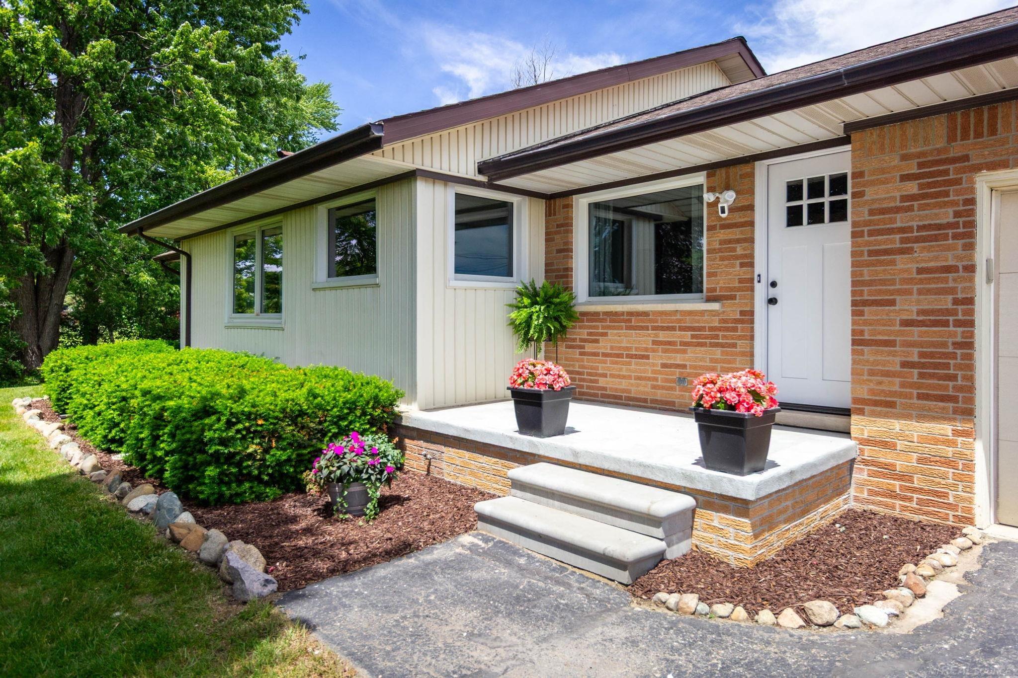 37275 31 Mile Road Richmond, MI 48062 - Photo 4 of 51