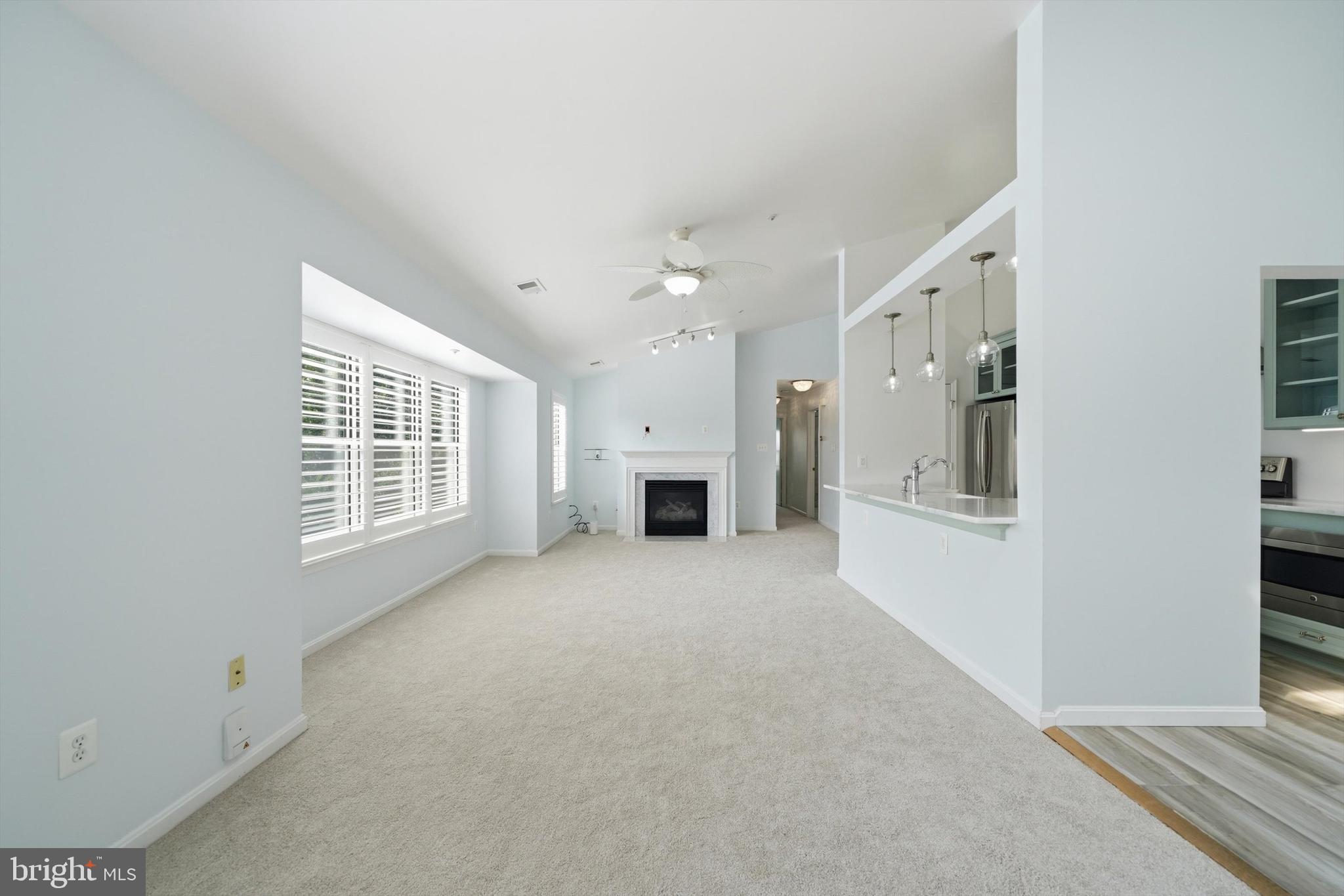 2610 Camelback Lane, Unit 919 Silver Spring, MD 20906 - Photo 18 of 49 Living/Dining Area