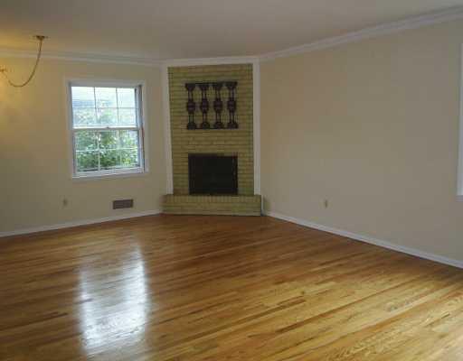 5606 Marlborough Road Pittsburgh, PA 15217 - Photo 3 of 6 Living Room.