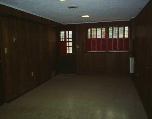 5606 Marlborough Road Pittsburgh, PA 15217 - Photo 4 of 6 Den/Family/Great Room.